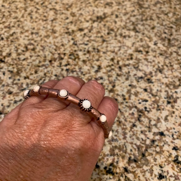 Stylish bronze and pearl color bangle - Picture 2 of 3